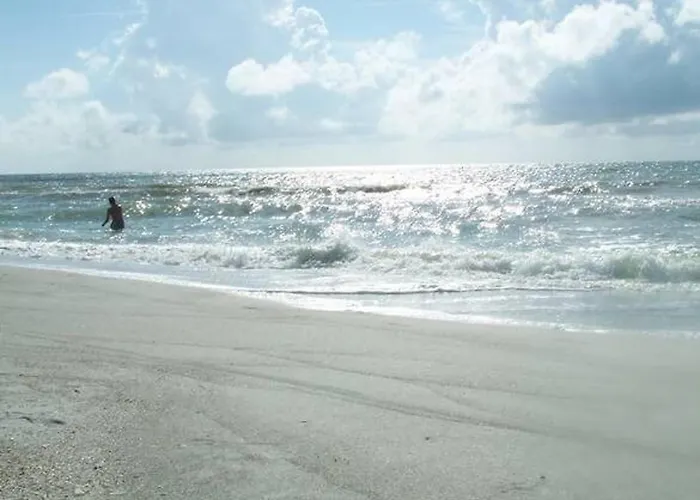 Apartment 1br Hidden Coastal Retreat 3 3mins To